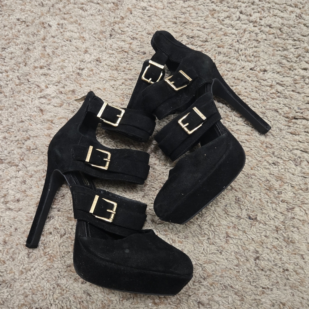 BcbgGeneration Buckle Heels Size 10